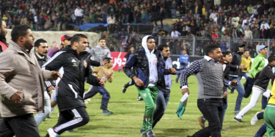 Sentencian a muerte a 11 personas por disturbios en futbol egipcio Sentencian a muerte a 11 personas por disturbios en futbol egipcio