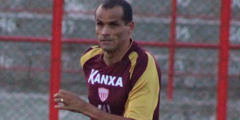 Rivaldo regresaría a las canchas con equipo de segunda