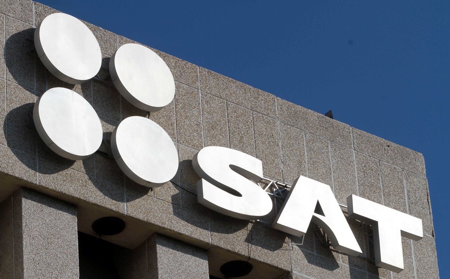 Correos falsos del SAT engañan a contribuyentes Correos falsos del SAT engañan a contribuyentes