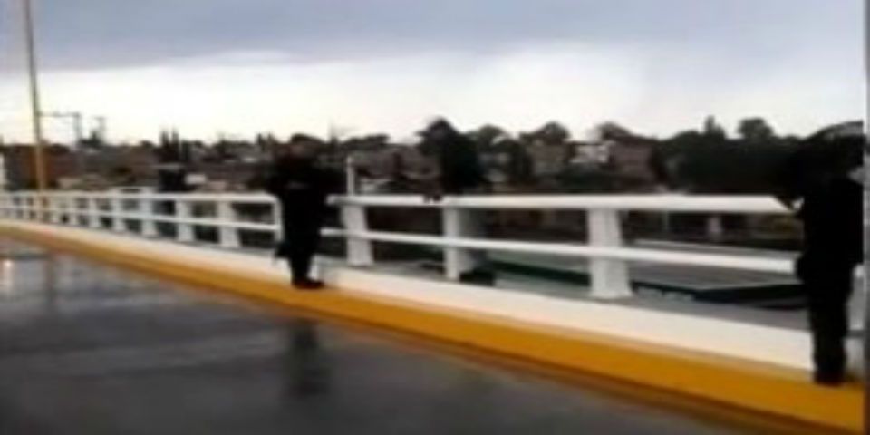 Policías de Aguascalientes evitan un suicidio