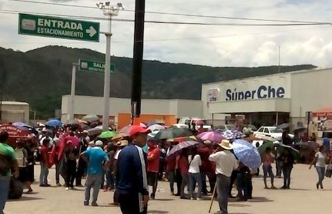 Enfrentamiento a pedradas en Tlapa