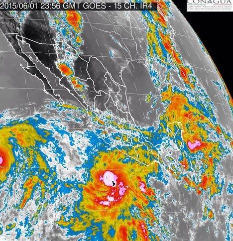 Blanca se convierte en huracán categoría 1