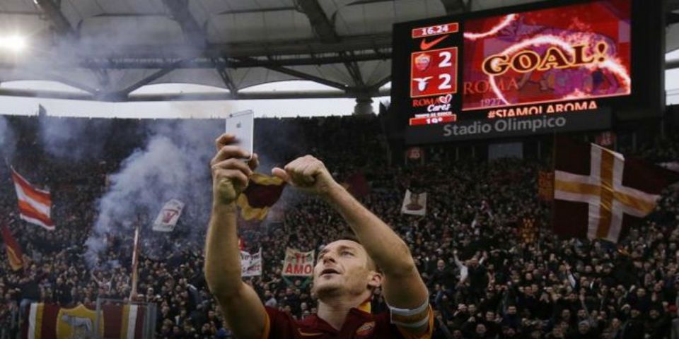 PES 2016 incluirá la celebración más famosa de Totti