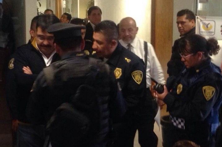 Detienen a vocero de Ricardo Monreal, candidato de Morena