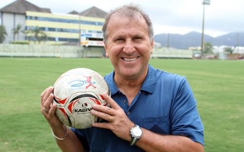 Zico busca presidencia de FIFA
