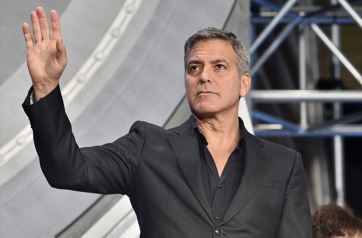 George Clooney lanza proyecto para acabar con la guerra en África