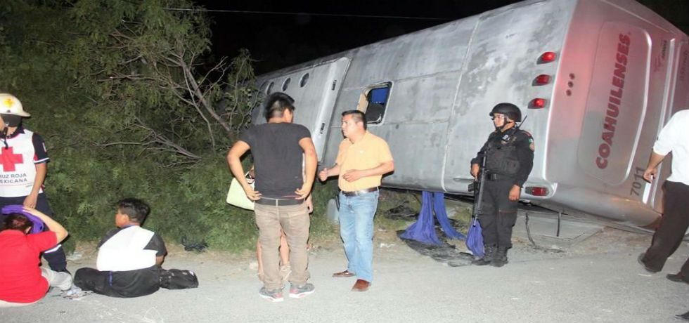 Hay 43 lesionados por volcadura en Nuevo León Hay 43 lesionados por volcadura en Nuevo León