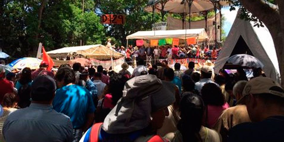 CNTE refrenda apoyo a maestros en Oaxaca