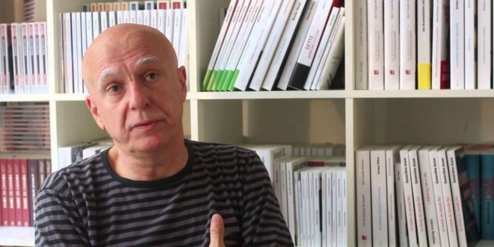 Periodista de Charlie Hebdo rechaza condecoraci&oacute;n francesa