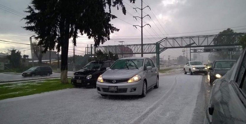 Granizo cubre de blanco a Toluca y Metepec
