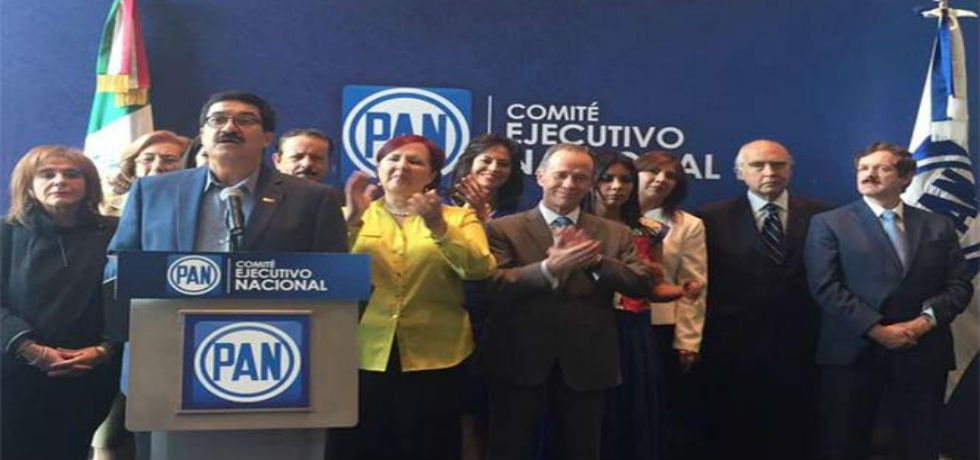 Javier Corral ya es candidato a la dirigencia del PAN