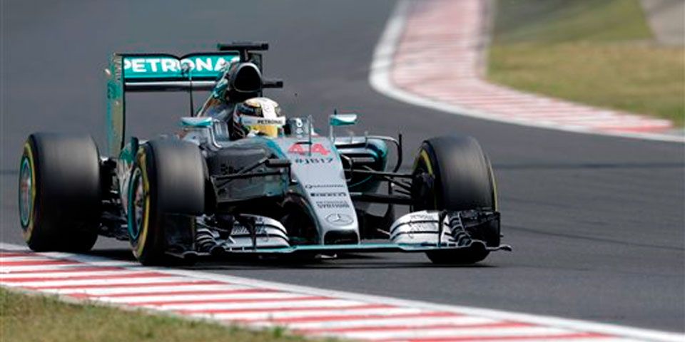 Hamilton se queda con la pole en Hungría Hamilton se queda con la pole en Hungría