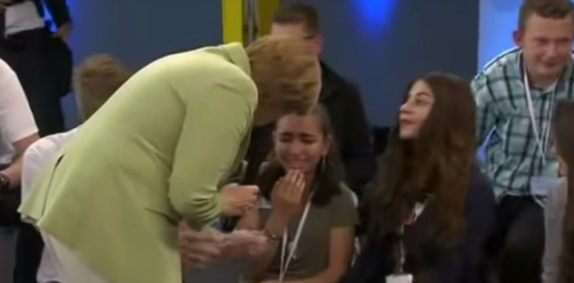Merkel hace llorar a una niña palestina