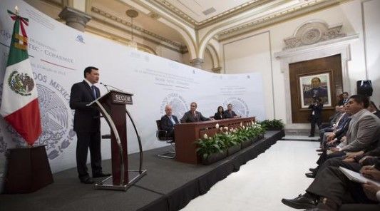 “Que nadie trastorne la vida de los oaxaqueños”: Osorio Chong “Que nadie trastorne la vida de los oaxaqueños”: Osorio Chong