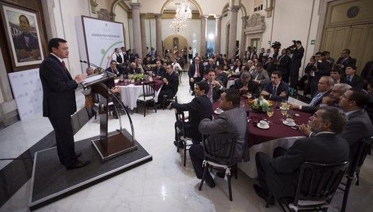 Fundamental la educación en Oaxaca y en el país: Osorio Chong Fundamental la educación en Oaxaca y en el país: Osorio Chong