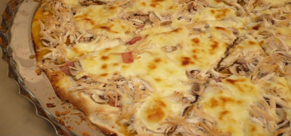 Hospitalizan a 40 niños por comer pizza