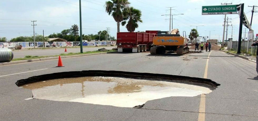 Se abre socavón de 6 metros en Sonora