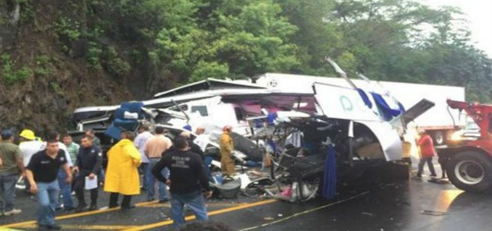 Accidente carretero en Nayarit deja siete muertos