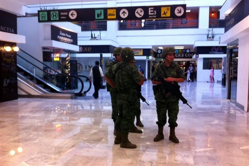 Refuerzan seguridad en aeropuertos y embajadas en México