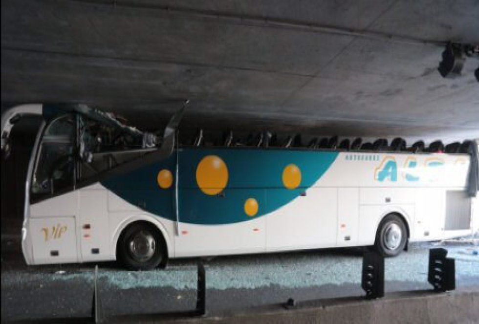 Accidente de autobús en Francia deja 21 heridos