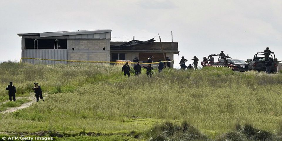 Hace seis meses un hombre se mudó a la casa del túnel: vecinos