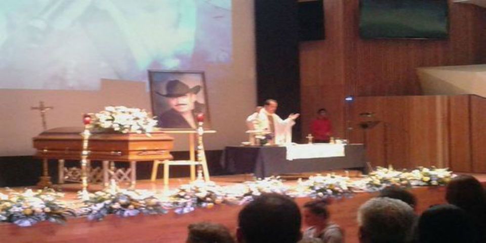 Misa de cuerpo presente a Joan Sebastian en el D.F. Misa de cuerpo presente a Joan Sebastian en el D.F.