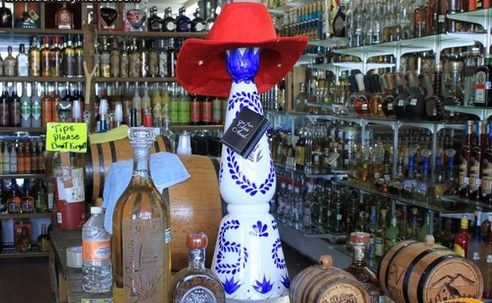 Suspenden establecimientos de venta de tequila en Jalisco