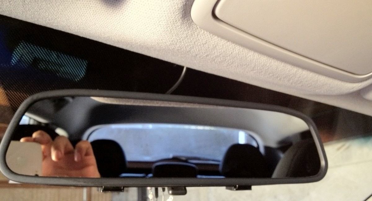 Un 23% de los mexicanos no saben usar espejos al conducir