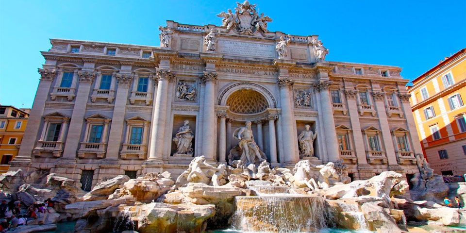 Ratas invaden Fuente de Trevi en Roma