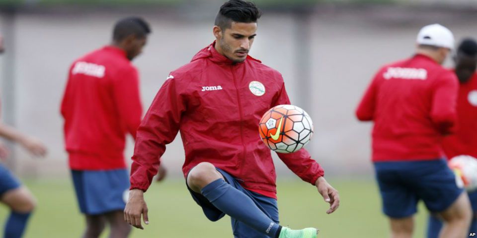 Vigilan a futbolistas cubanos en Copa Oro