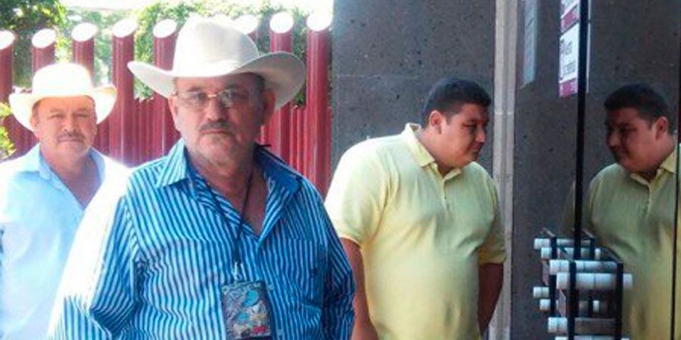 Hipólito Mora rechazó persecución en su contra