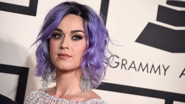 Katy Perry espera decisión judicial para comprar convento