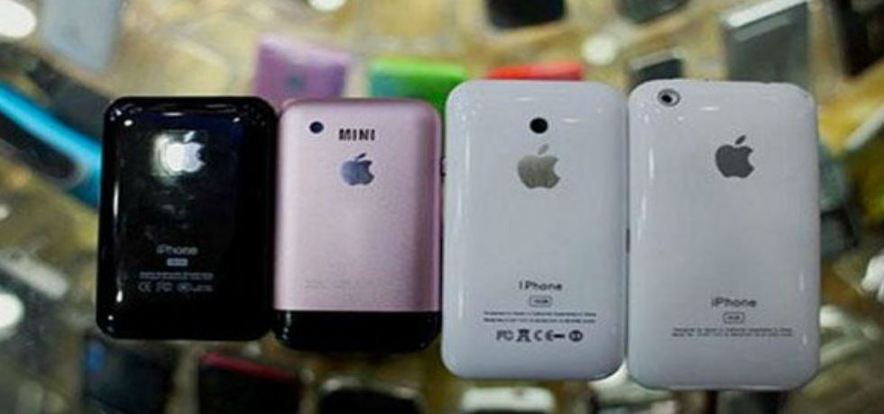 Desmantelan empresa que fabricaba iPhones falsos