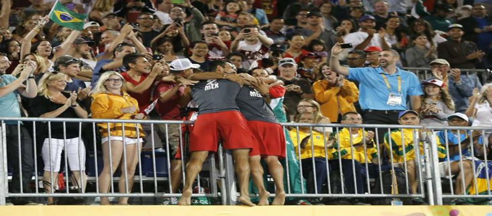 Primer oro para México en voleibol de playa varonil Primer oro para México en voleibol de playa varonil