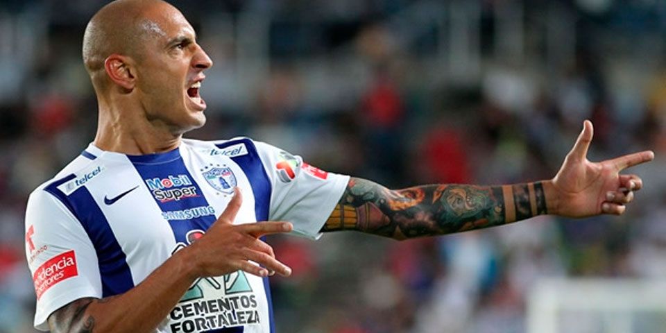 Pachuca se estrena con triunfo en casa