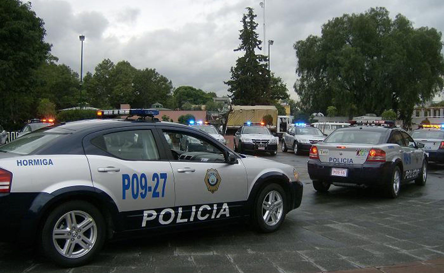 Detienen a cinco presuntos delincuentes en Iztapalapa