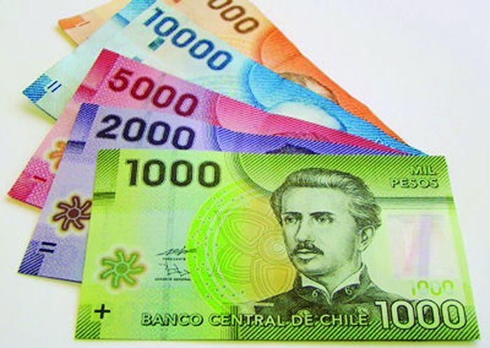 Chilenos reciben más dinero que mexicanos al año - peso-chile