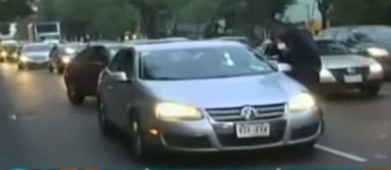 Conductor se queda dormido en Constituyentes