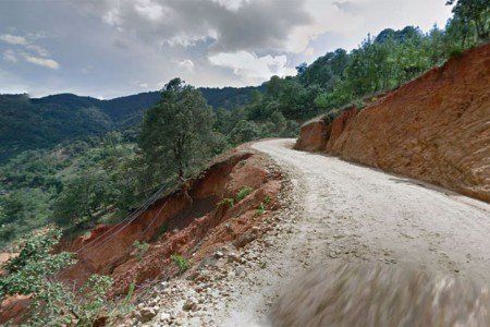 Mueren 3 funcionarios por volcadura en Oaxaca