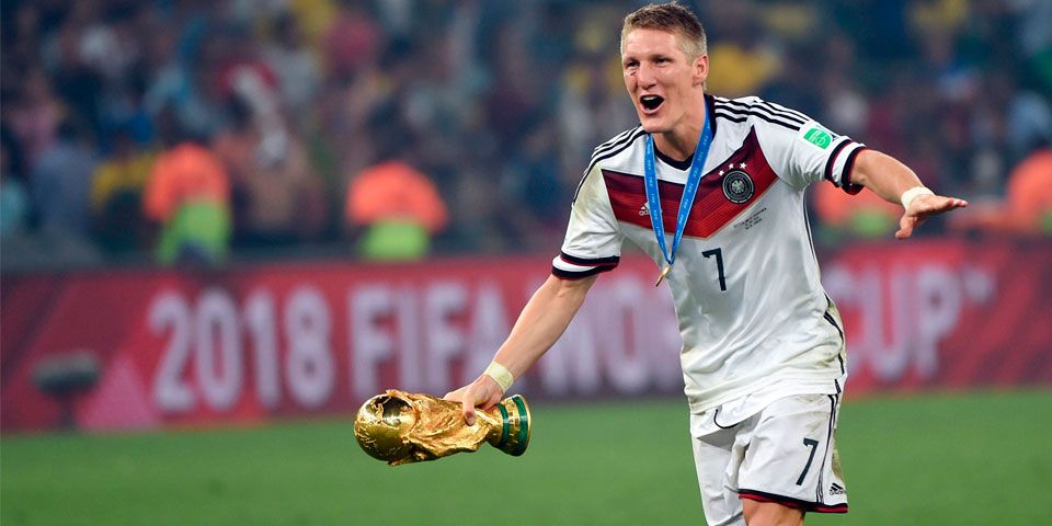 Schweinsteiger acuerda traspaso al Manchester United