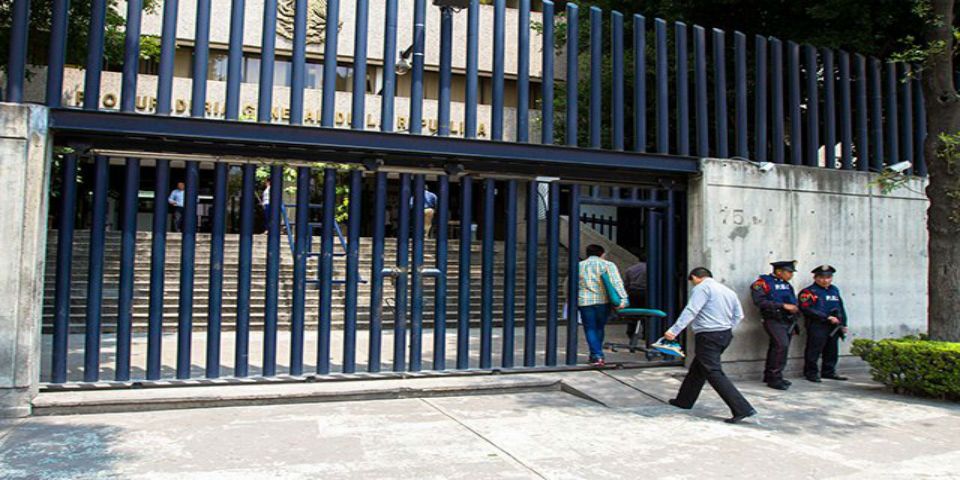 Consignan a siete custodios de El Chapo Consignan a siete custodios de El Chapo