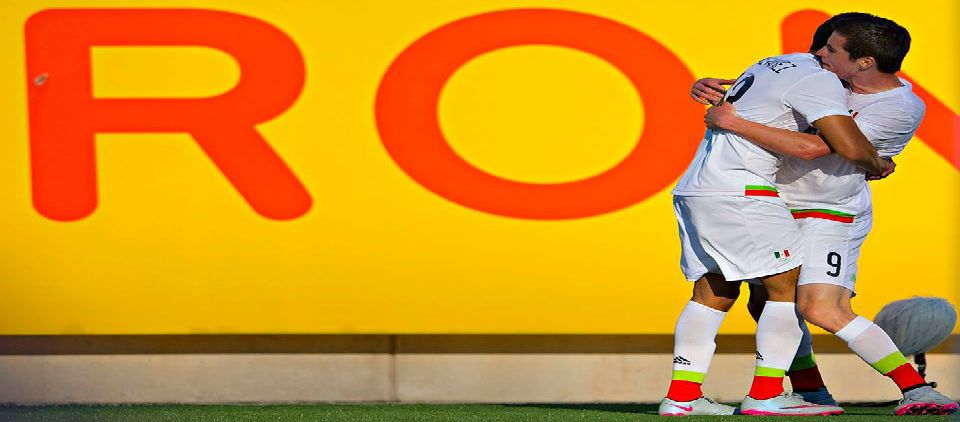 México remonta en 3 minutos y avanza a semifinales