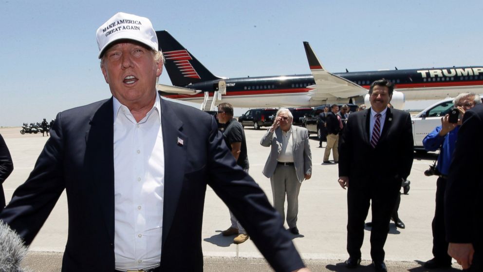 Reciben con abucheos a Donald Trump en frontera de Laredo