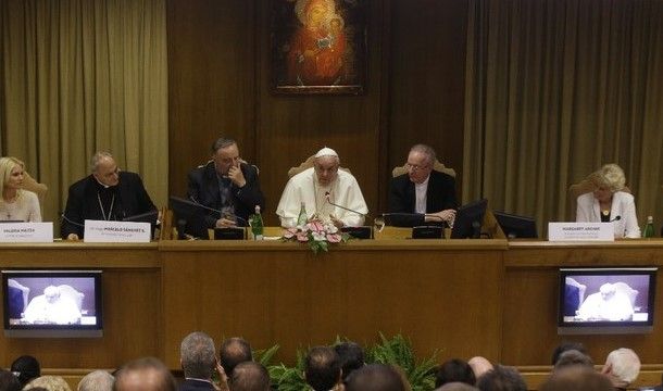 El Vaticano se conmociona por testimonios de mexicanas