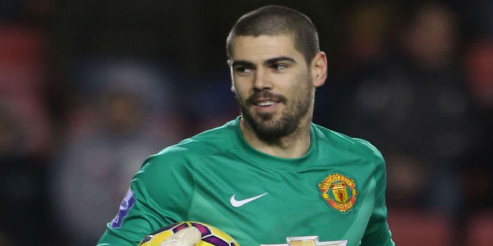 Víctor Valdés responde a críticas de van Gaal