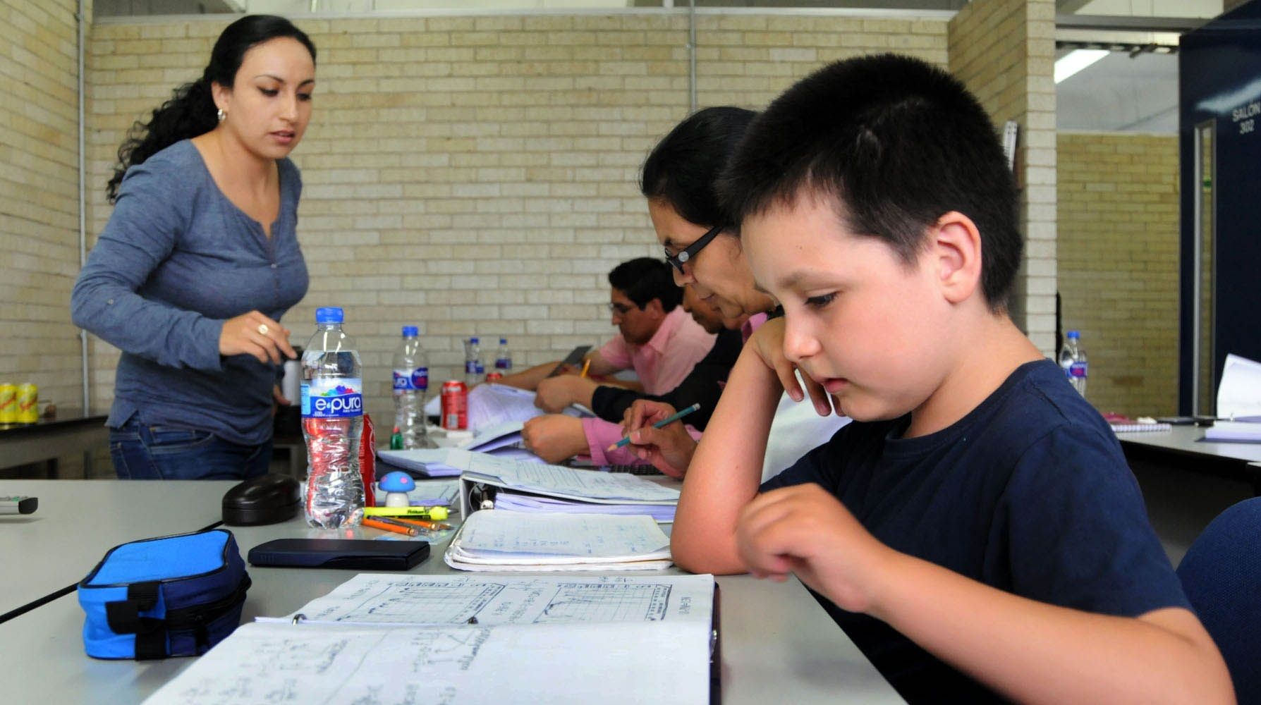 Niño de nueve años cursa diplomado en la UNAM