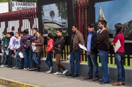 IPN rechaza negociar lugares con grupos violentos