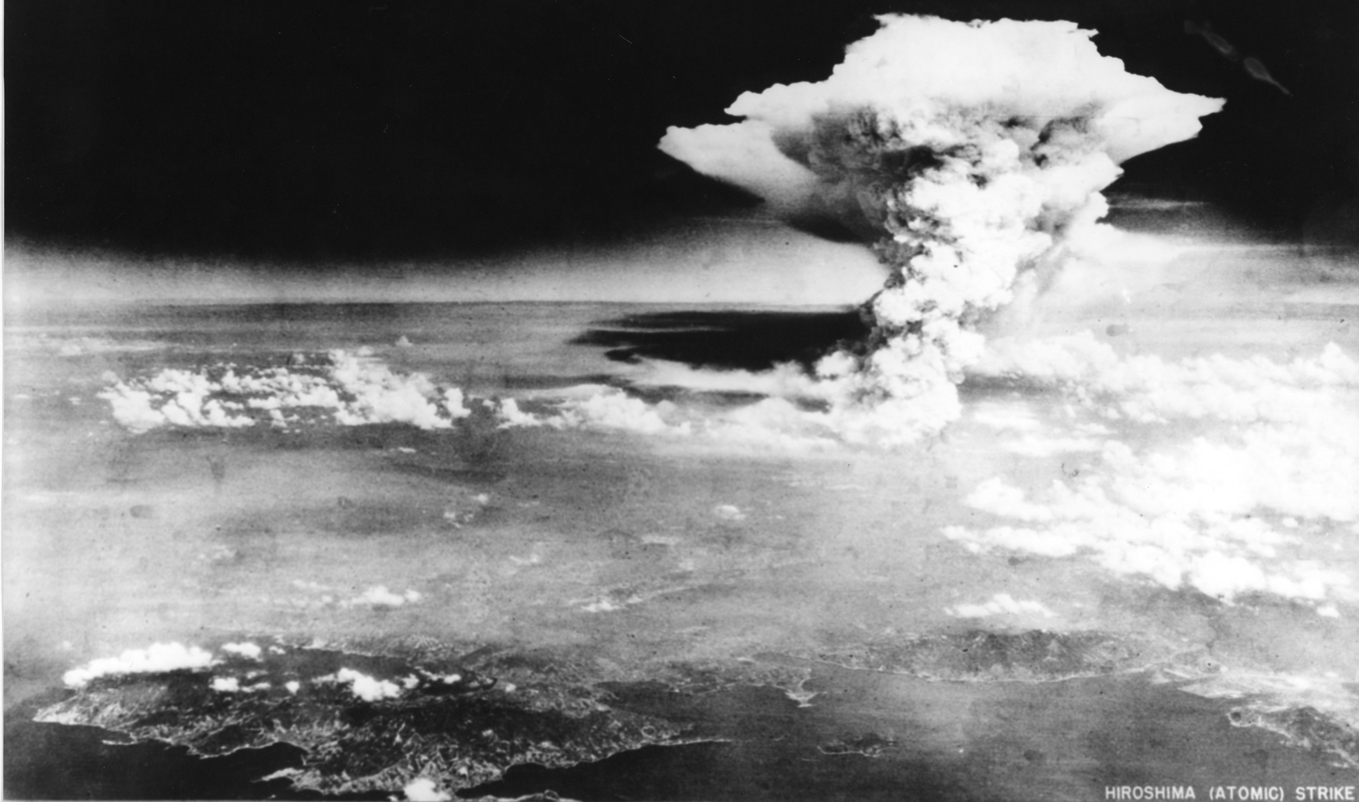 Café Político: armas atómicas abrieron nueva era bélica en la humanidad