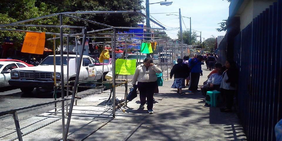 Desalojan a los ambulantes del Hospital General