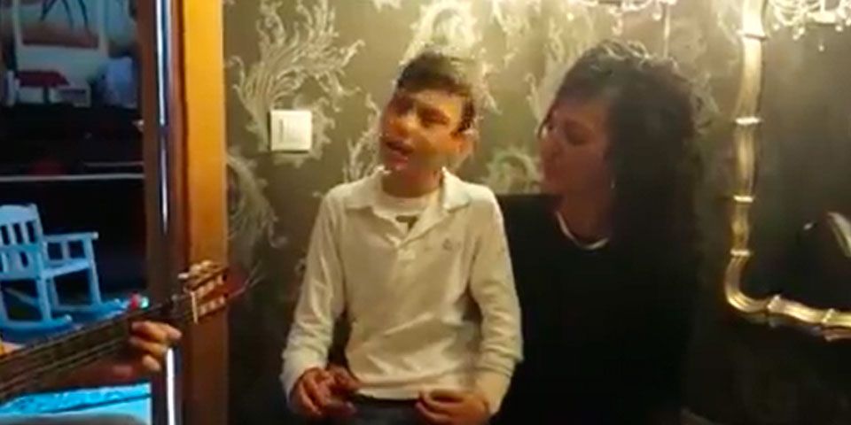 Él es Adrián, un niño extraordinario